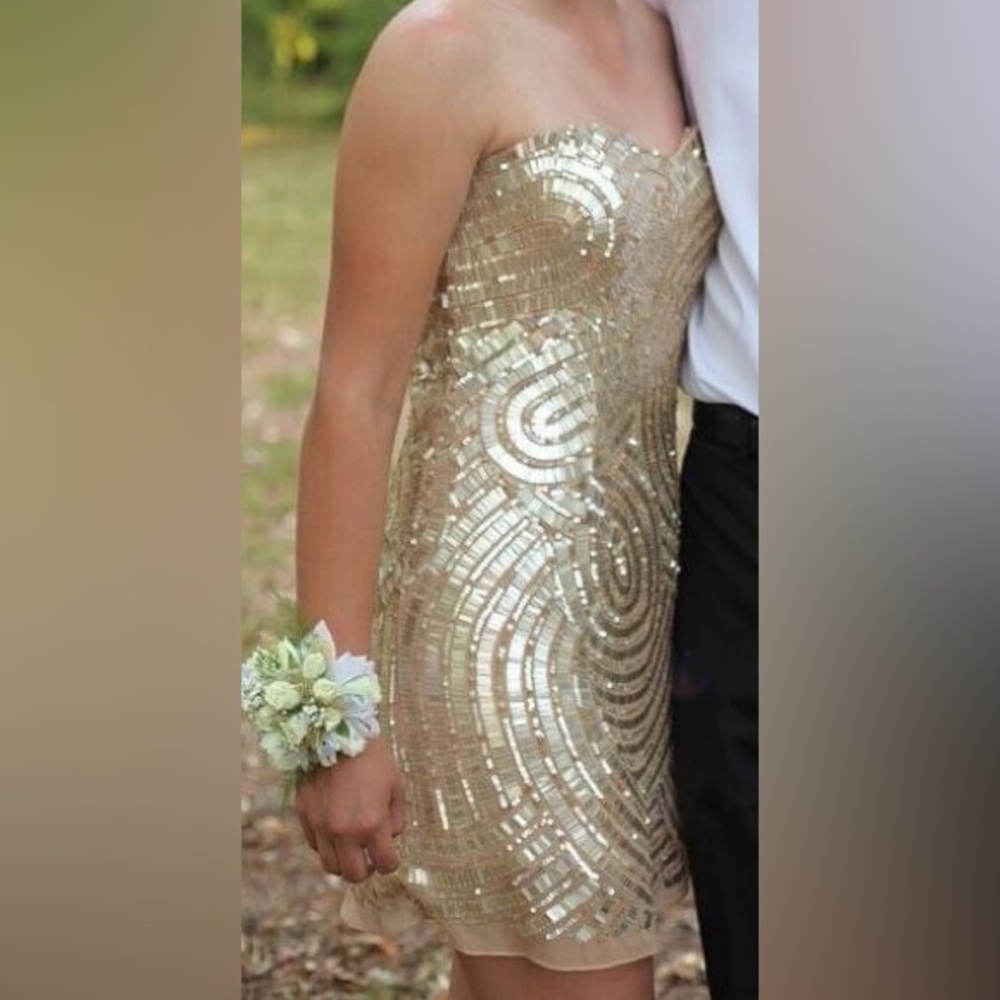 Sherri Hill gold sequin homecoming dress
